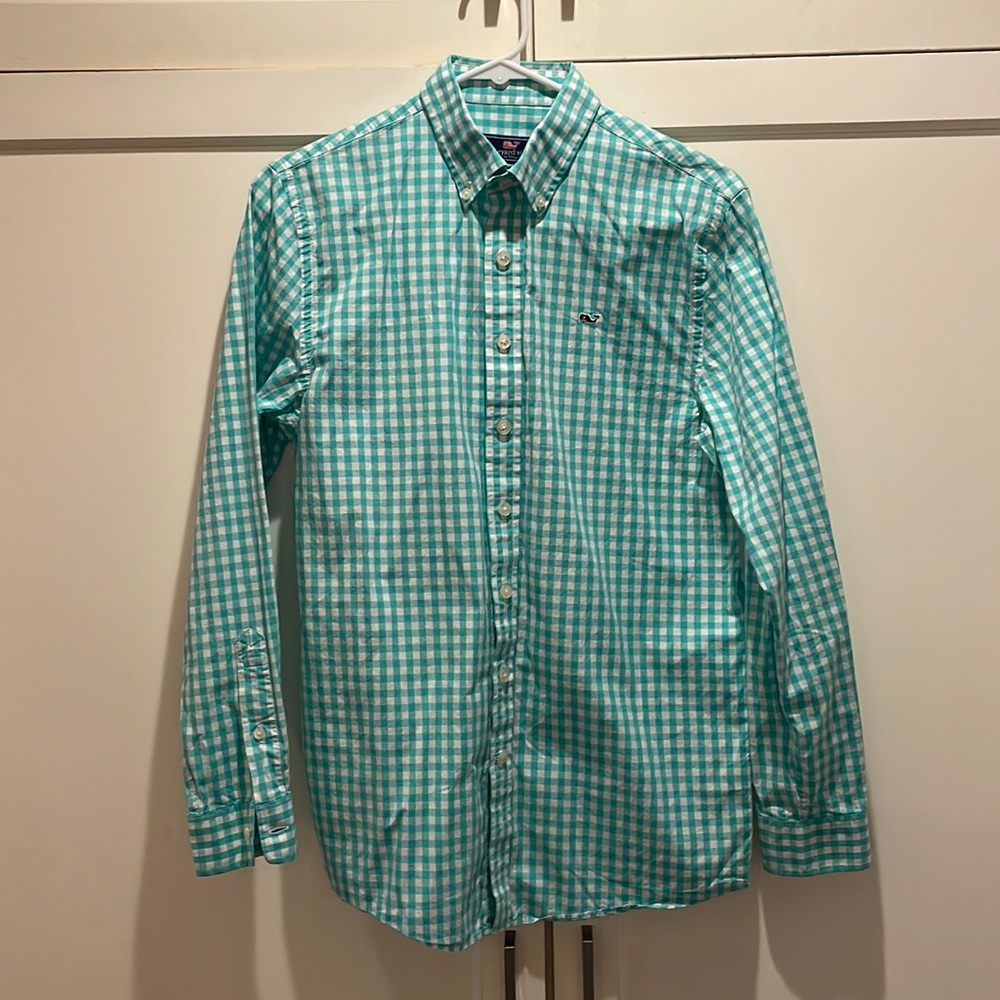 Excellent condition, authentic boys Vineyard Vines button-down oxford sh…